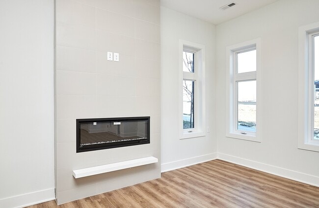 812 E 2nd St, Des Moines, IA 50309 - photo 5