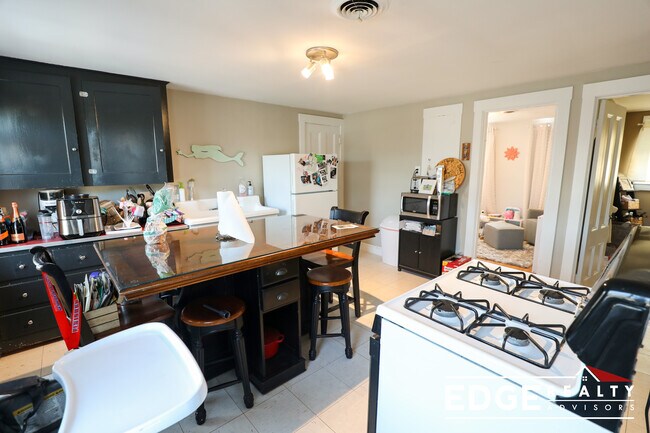 9 Frederika St unit 3, Dorchester Center, MA 02124 - photo 4