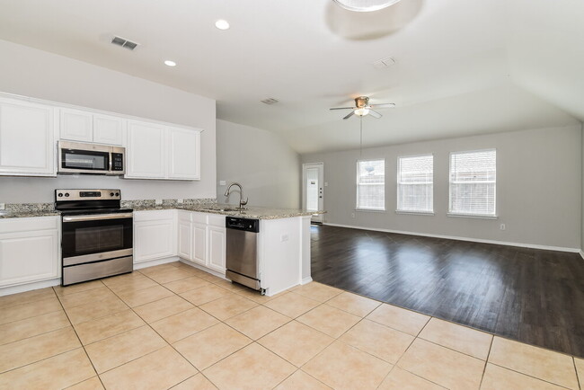 910 Bowie Dr, Lavon, TX 75166 - photo 6