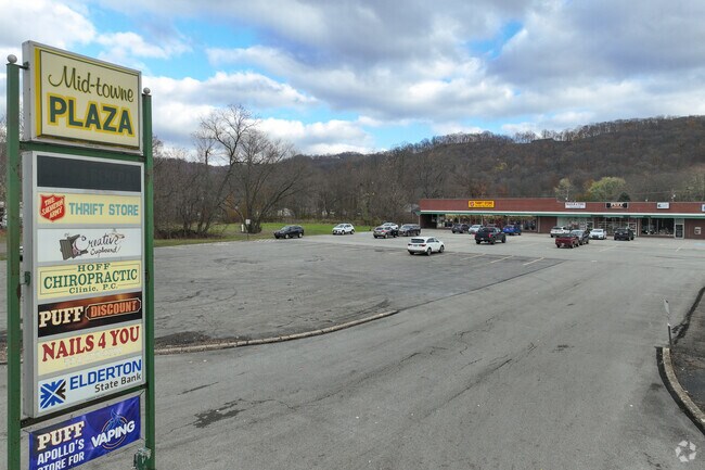 Mid-Towne Plaza offers everyday shopping and dining near Vandergrift.