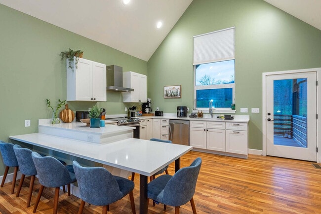 962 Riceville Rd unit ID1363924P, Asheville, NC 28805 - photo 4