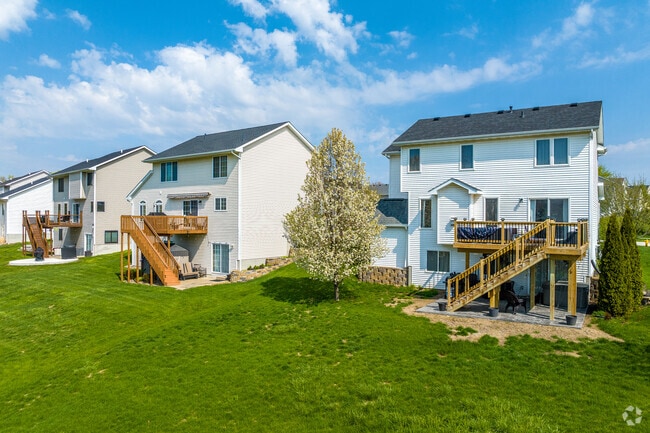 Large yards and outdoor spaces accompany many homes in the Bloomfield/Allen neighborhood.