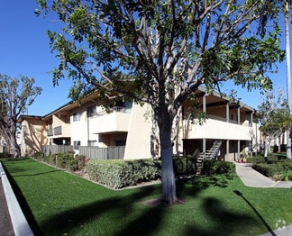 240-260 N Oak St, Orange, CA 92867