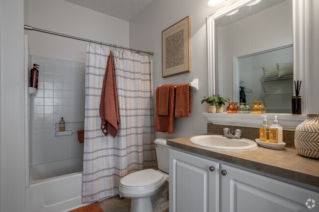 1BR, 1BA - 611SF - Bathroom