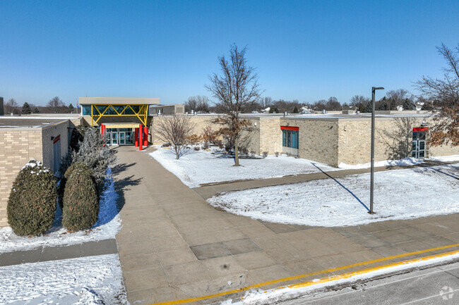 Grey Cloud Elementary School is located in Cottage Grove, MN.