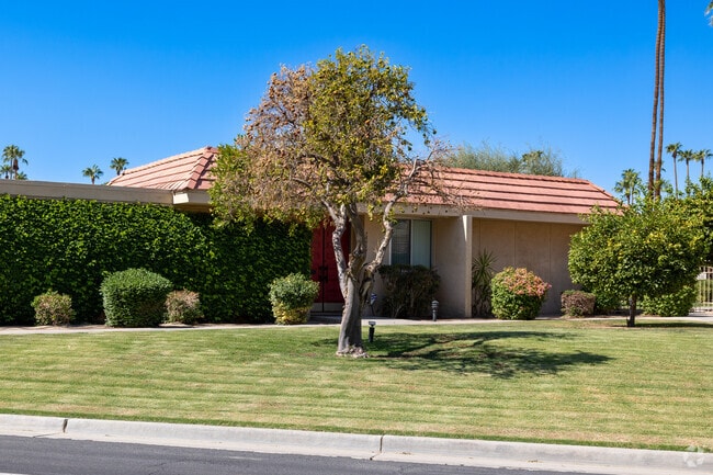 Get ready to live the Palm Springs dream in your Indian Wells haven.