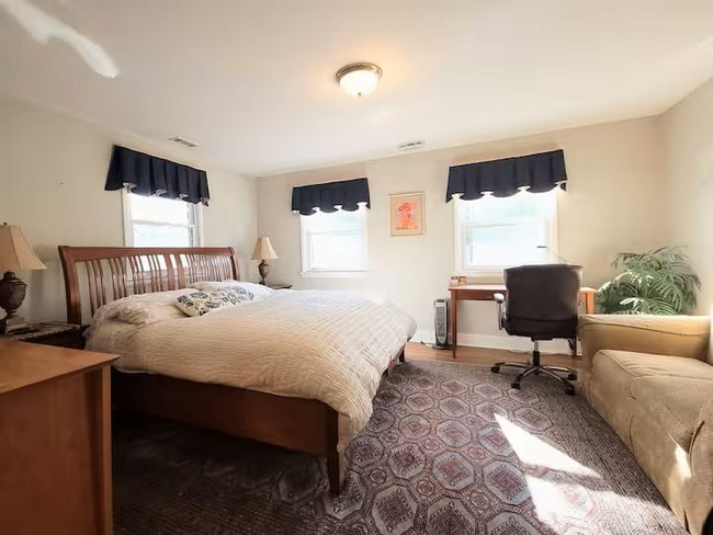 9605 Singleton Dr, Bethesda, MD 20817 - photo 2