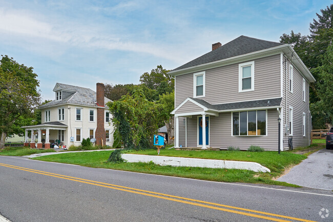American Four-Square style homes can be found in the Edgemont area.