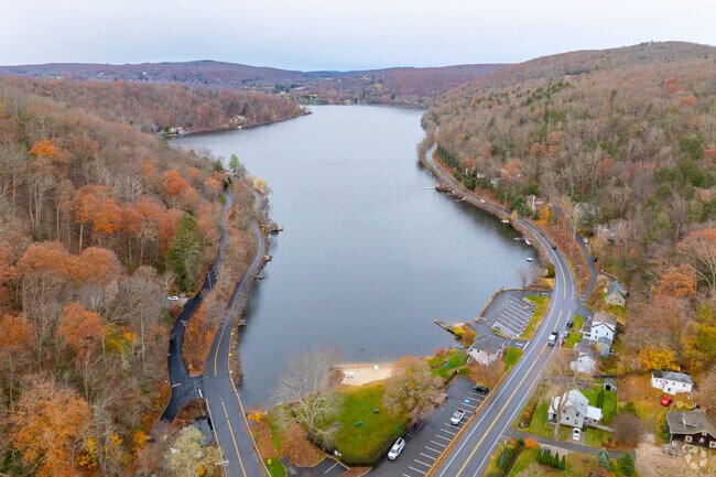 Lake Waramaug borders the village of New Preston.
