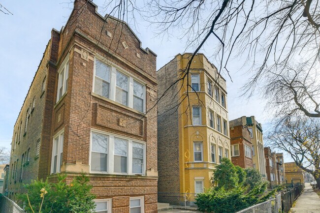 6435 N Leavitt St unit ID1306789P, Chicago, IL 60645 - photo 5