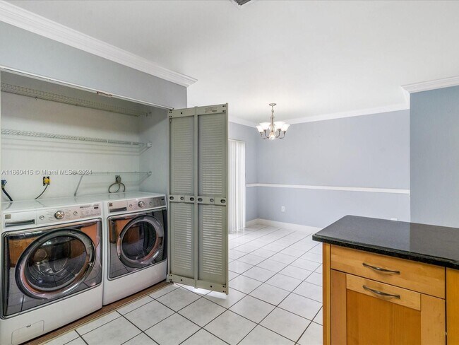 10869 NW 3rd Ct, Pembroke Pines, FL 33026 - photo 7