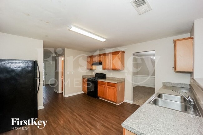 5190 Upper Elm St, Atlanta, GA 30349 - photo 5