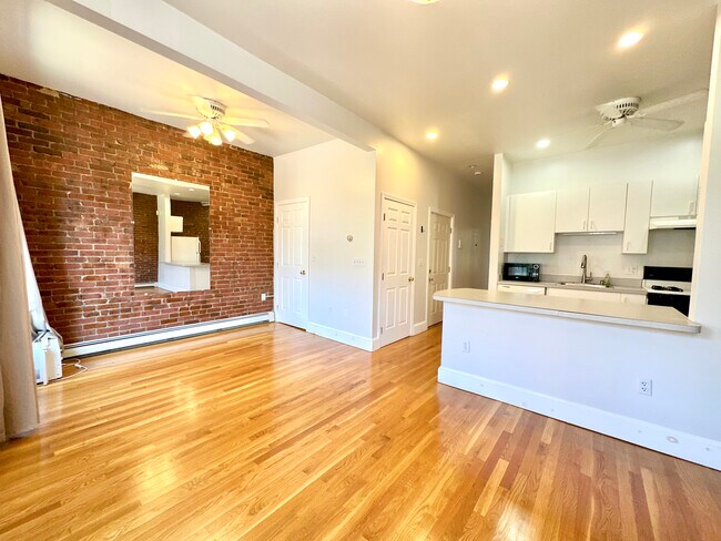 802 Tremont St unit 2, Boston, MA 02118 - photo 4