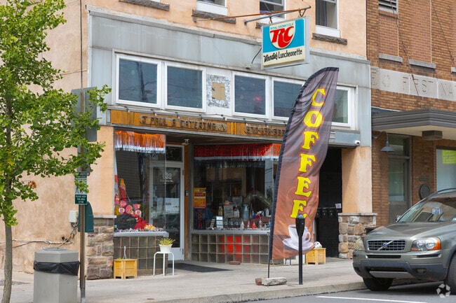 Stop by Woodies Luncheonette in Freeland for an American diner experience.