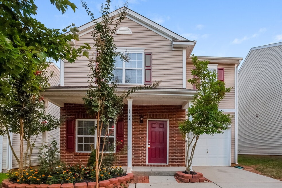 4611 Meadowfield Rd, Charlotte, NC 28215 - photo 1