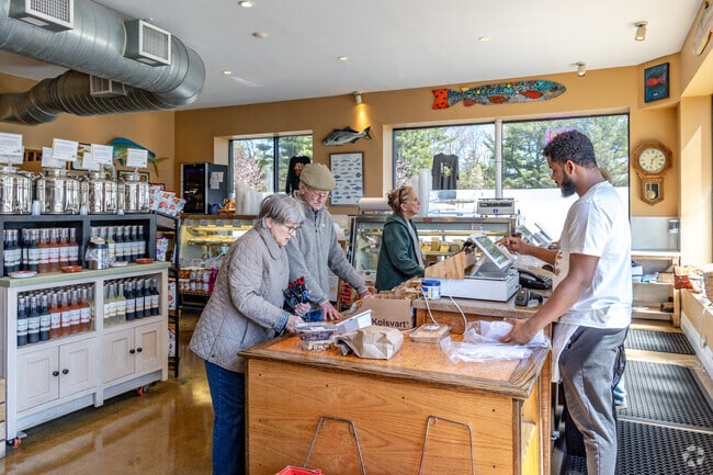 Metropolitan Seafood & Gourmet in Lebanon offers fresh seafood, artisan bread, and gourmet ingredients.