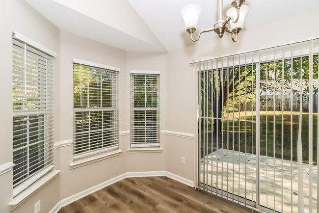 10328 Taftnale Ct, Charlotte, NC 28214 - photo 6