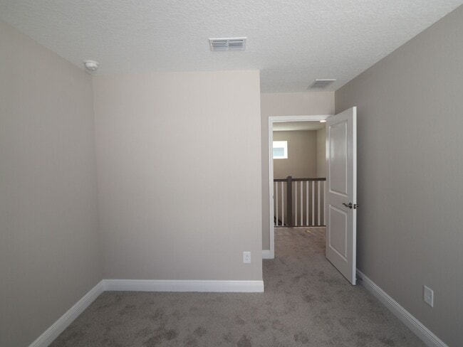 31188 Pendleton Landing Cir, Wesley Chapel, FL 33545 - photo 3