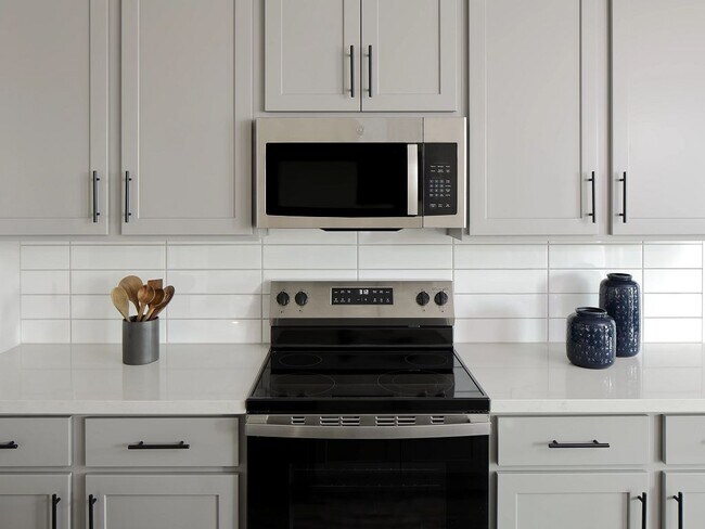 9640 W Luxton Ln unit 36465124, Tolleson, AZ 85353 - photo 4