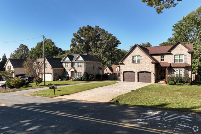 You can find large modern homes with well-manicured lawns in Huntscroft-New Forestdale.