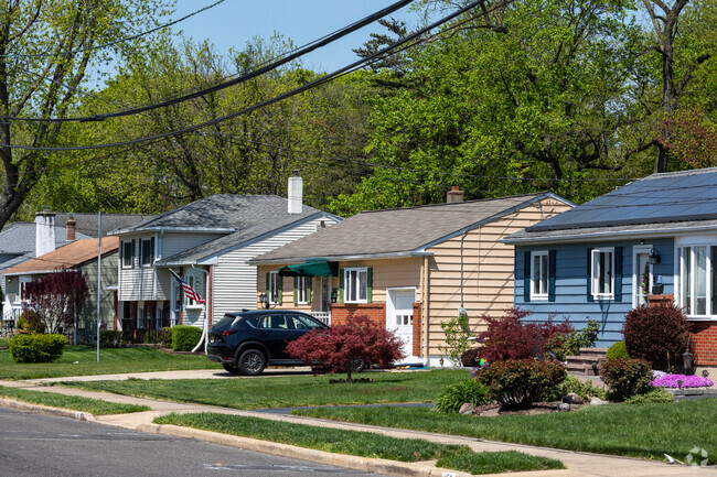 Most homes in Yardville have well kepy lawns