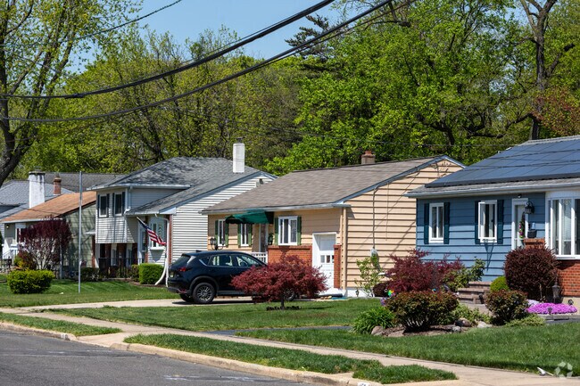 Most homes in Yardville have well kepy lawns