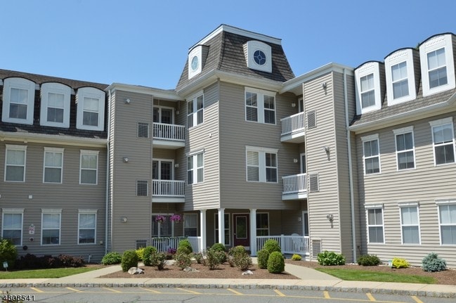 Kings View Apartments (55+ Active Community), Netcong Boro, NJ 07857 - photo 2