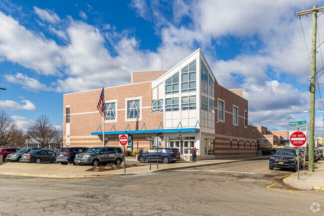 Rose M. Lopez Elementary receives a C-minus from Niche in the Amboy avenue section of Perth Amboy, NJ.