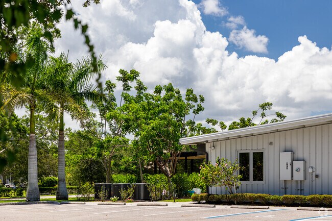 Guidepost Montessori at Naples features a backyard garden.