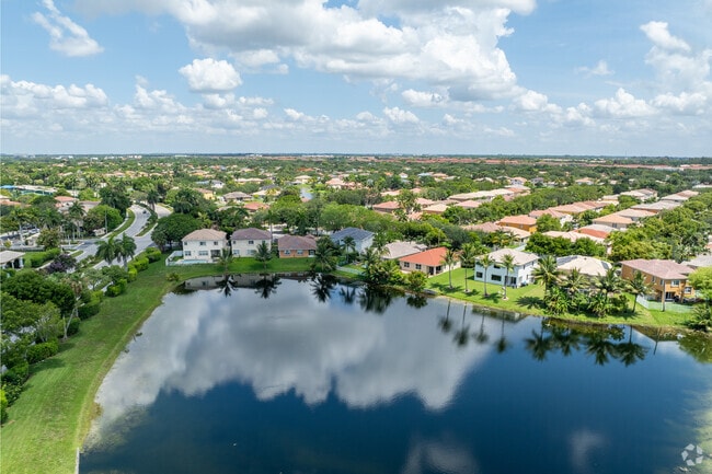Monarch Lakes is situated in the heart on Miramar and is an exclusively residential neighborhood.