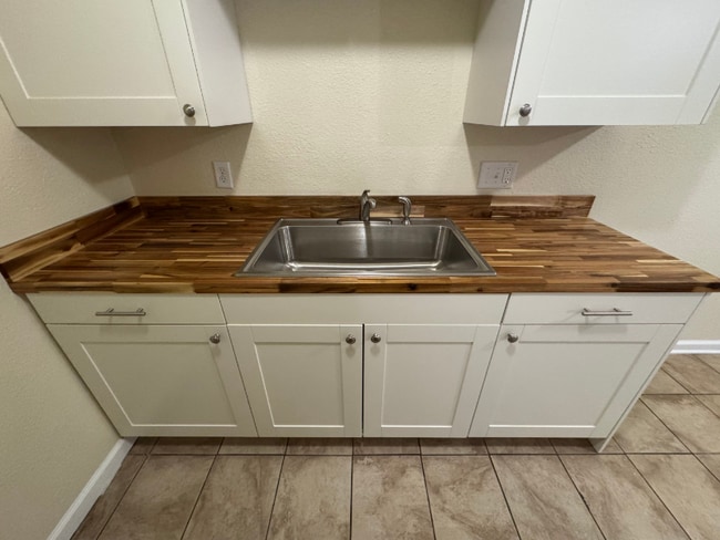 630 S Hawley Rd unit 201, Milwaukee, WI 53214 - photo 2