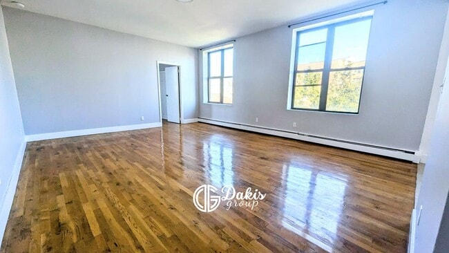 23-34-34 28th Ave, Queens, NY 11102 - photo 3