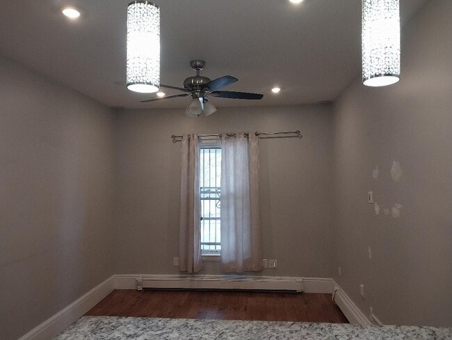 565 Salem St unit 2, Malden, MA 02148 - photo 2