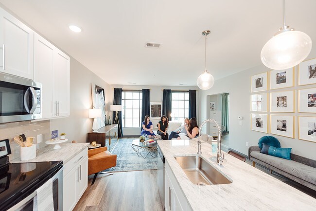 LC RiverSouth, Columbus, OH 43215 - photo 2