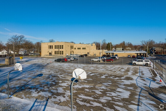 Fort Wayne's John S. Irwin Elementary School teaches grades K-5.