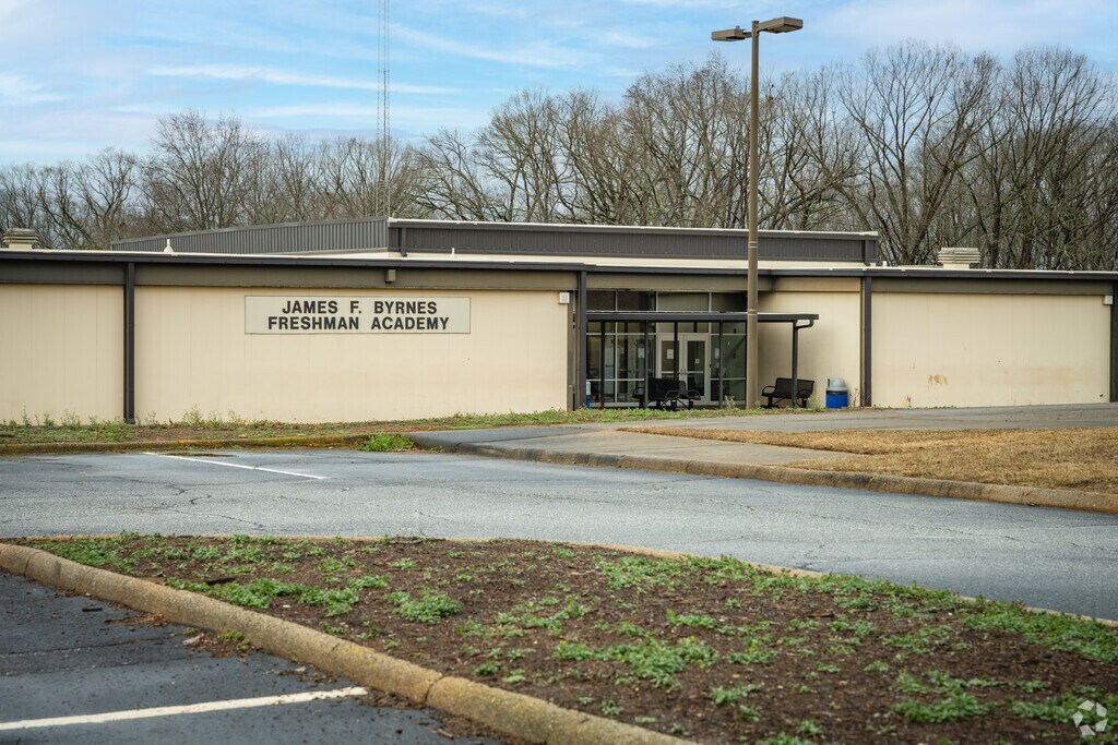 Front of James Byrnes Freshman Academy