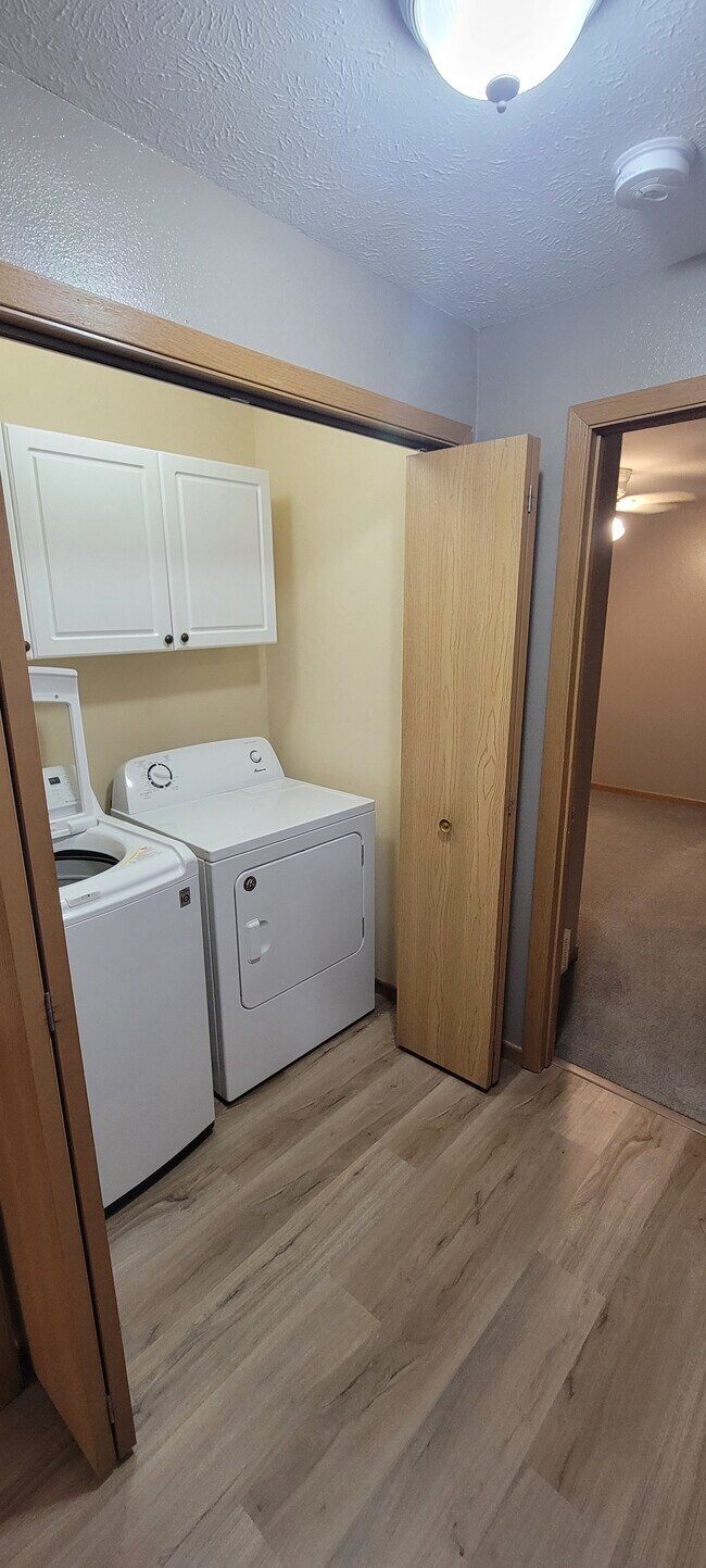 1308 E Redwood Blvd unit 1408 E Redwood BVD, Brandon, SD 57005 - photo 6