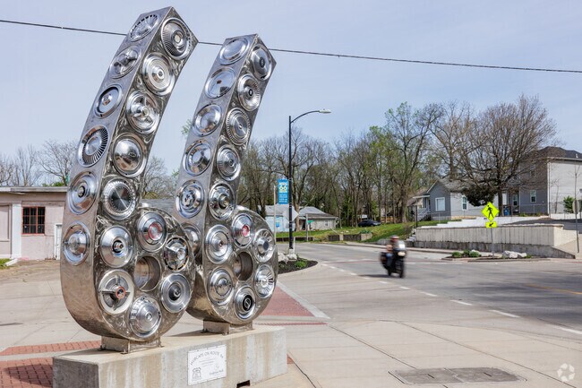 Springfield, the birthplace of Route 66, connects cyclists to U.S. Bicycle Route 66 via Route 266 in West Springfield.