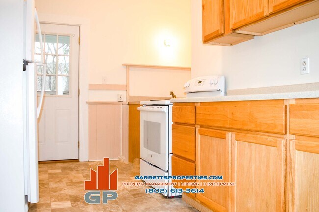 64 N Pleasant St unit 3, Middlebury, VT 05753 - photo 4