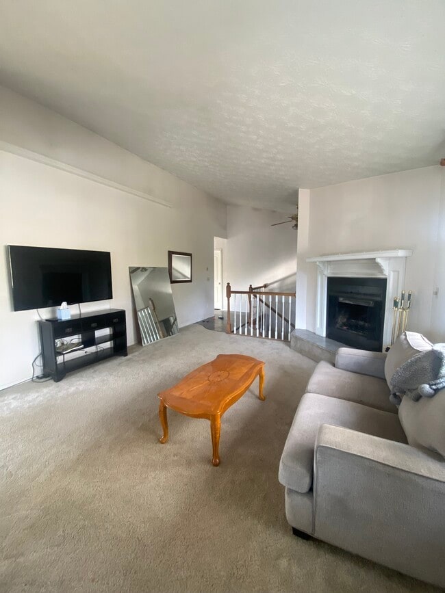 10040 Gebhart Dr, Anchorage, AK 99515 - photo 5