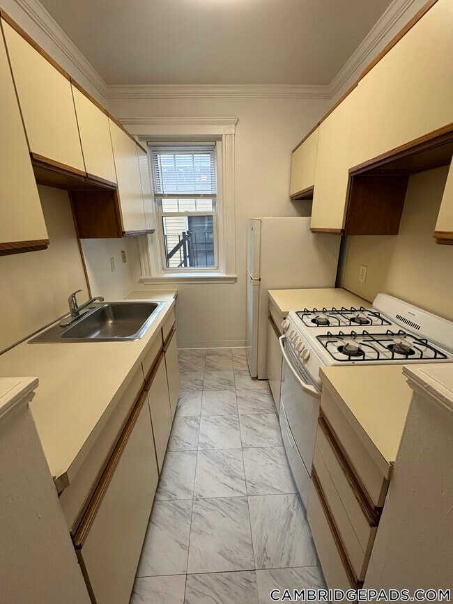 21 Wendell St unit 12, Cambridge, MA 02138 - photo 5