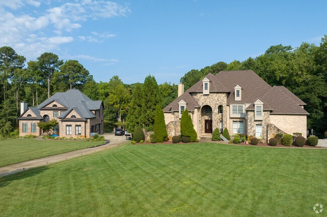 Large homes on large lots are available in Middle Creek.