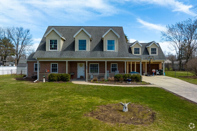 The Occasional Colonial Craftsman Home Makes a Rare Appearance in la Grange Highlands