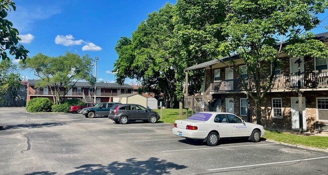 Savannah Square & Terrace Apartments, Louisville, KY 40258 - photo 2