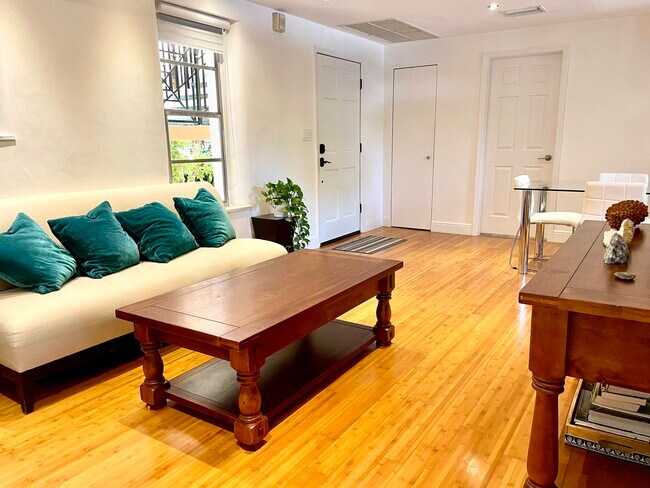 4812 Pine Tree Dr unit 104, Miami Beach, FL 33140 - photo 2