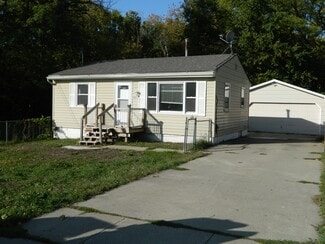 4424 SE 8th St, Des Moines, IA 50315