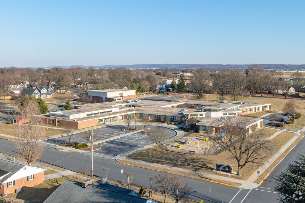 Pine Street Elementary School