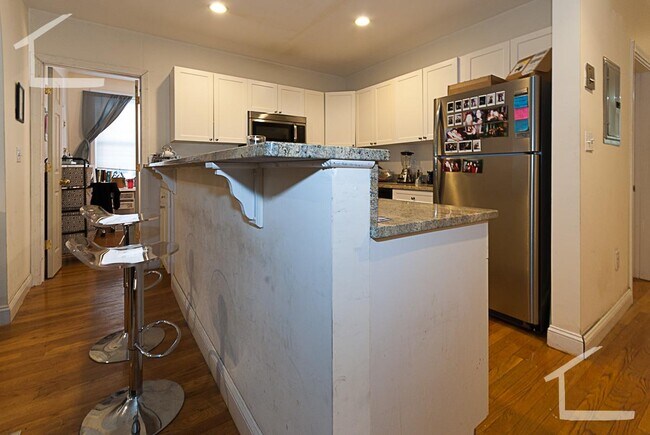 316 Saint Paul St unit 5, Brookline, MA 02446 - photo 4