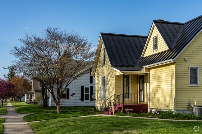 Willowdale is known for its stock of well-maintained small to medium sized homes.