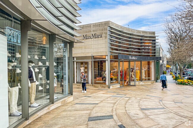 Stroll through the shops at the Americana Manhasset, popular amongst Manhasset visitors.